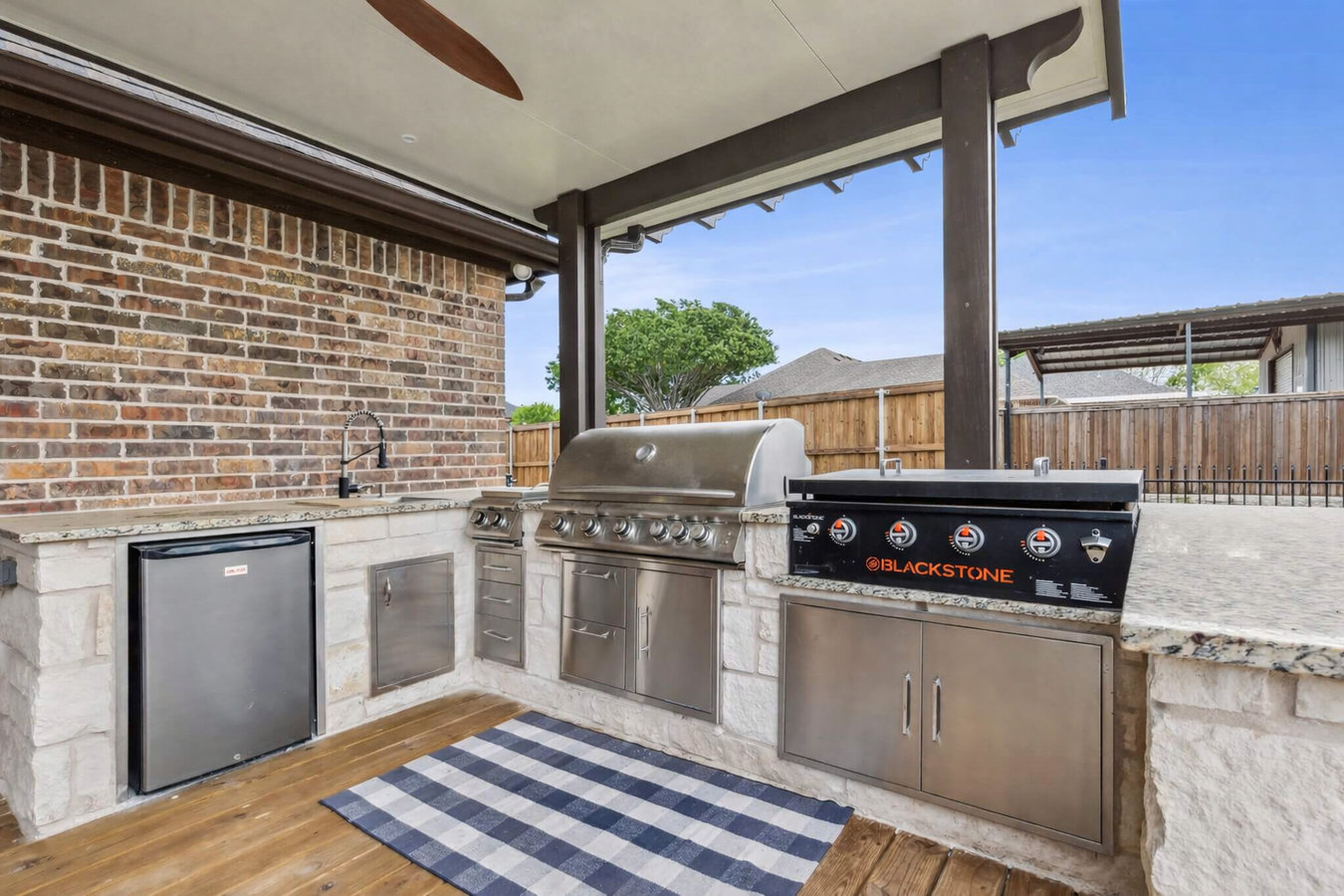 Outdoor kitchen masonry